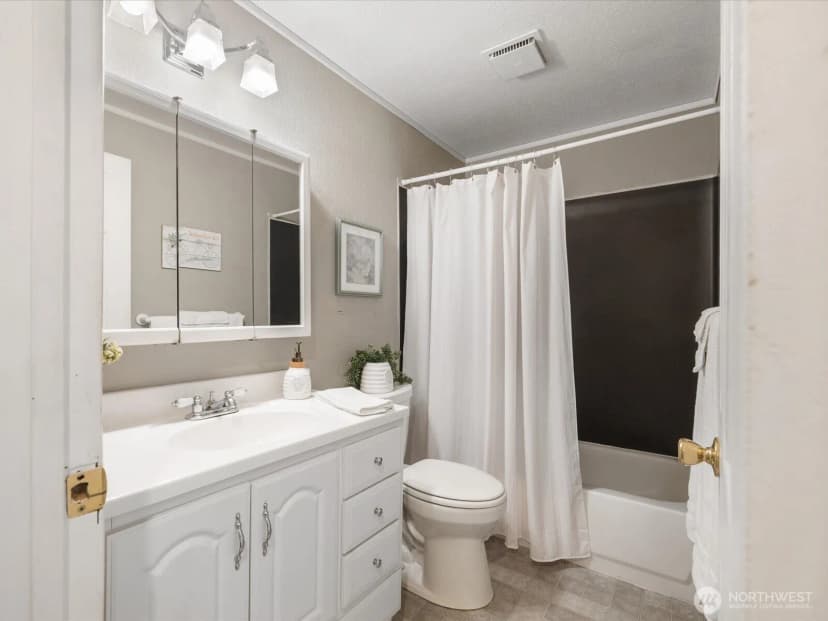 Property photo for 10830 Lake View Drive, Lake Stevens photo 16