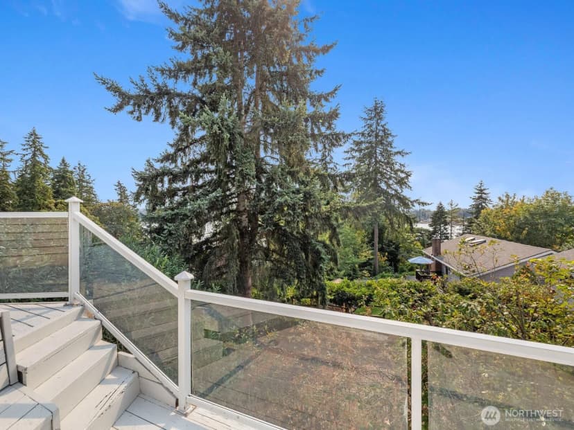 Property photo for 10830 Lake View Drive, Lake Stevens photo 30