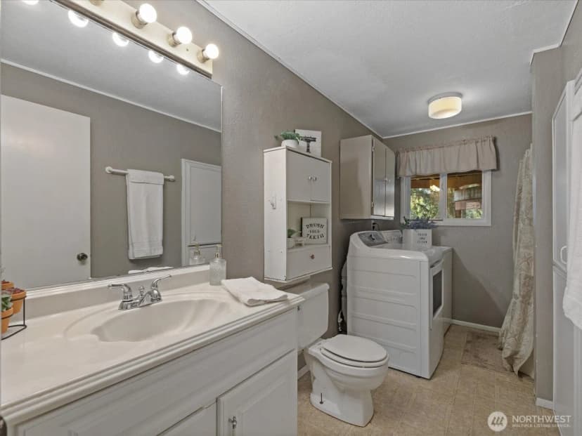 Property photo for 10830 Lake View Drive, Lake Stevens photo 26