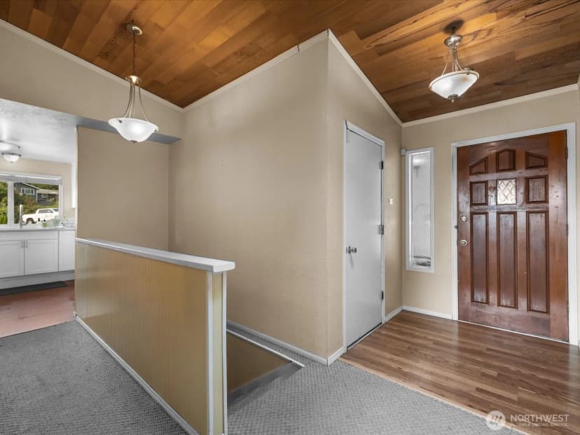 Property photo for 10830 Lake View Drive, Lake Stevens photo 6