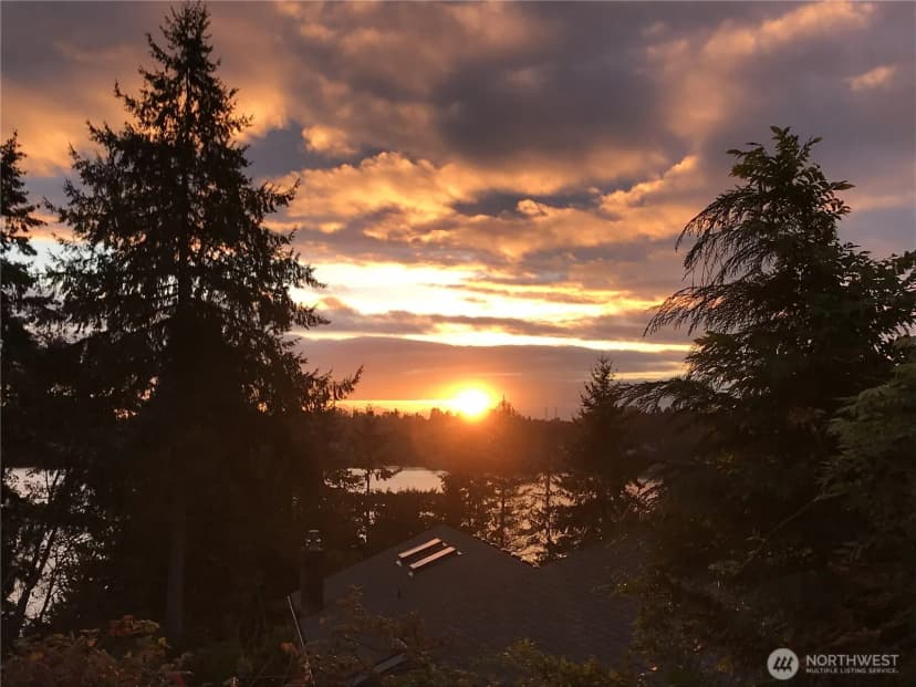 Property photo for 10830 Lake View Drive, Lake Stevens