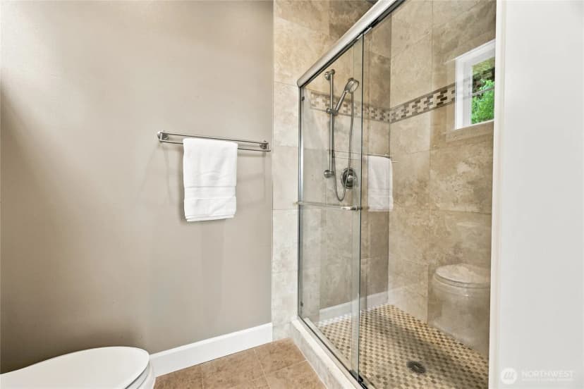 Property photo for 5601 48th Avenue E, Tacoma photo 16