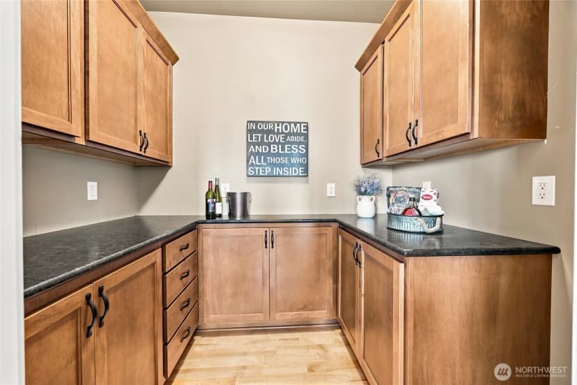 Property photo for 5601 48th Avenue E, Tacoma photo 10