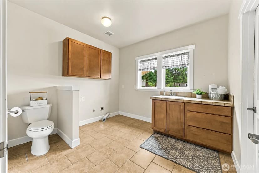 Property photo for 5601 48th Avenue E, Tacoma photo 20