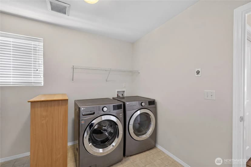 Property photo for 1477 W Gateway Heights Loop, Sedro Woolley photo 31