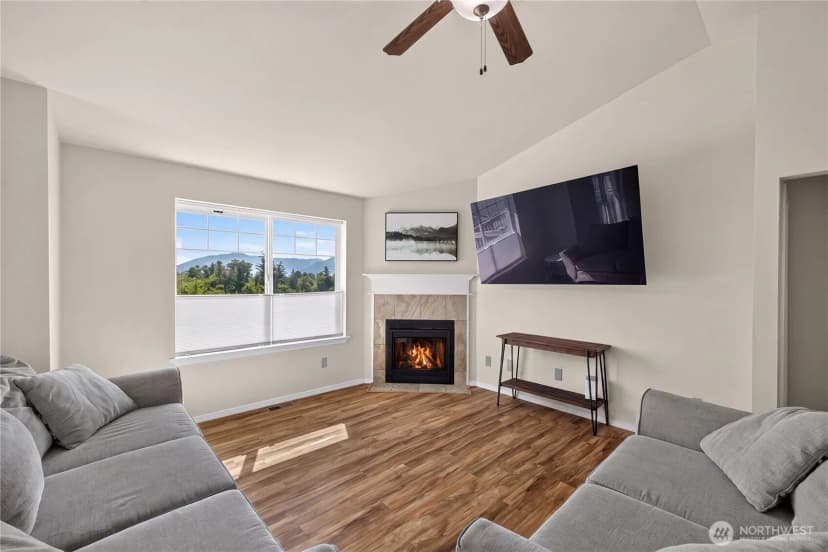 Property photo for 1477 W Gateway Heights Loop, Sedro Woolley photo 12