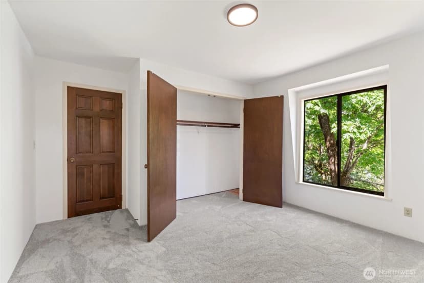 Property photo for 4442 95th Avenue Ne, Bellevue photo 30