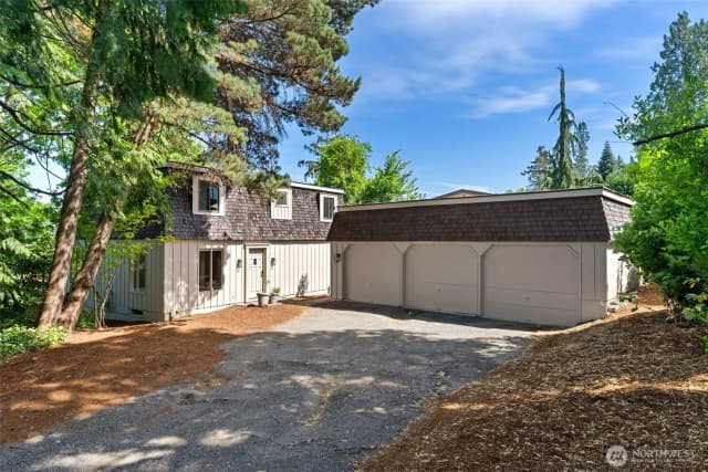 Property photo for 4442 95th Avenue Ne, Bellevue photo 5