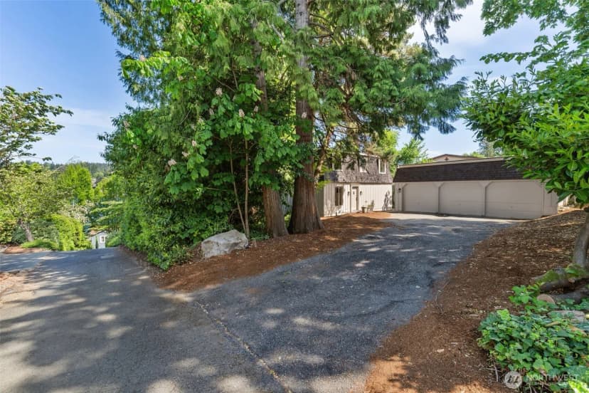 Property photo for 4442 95th Avenue Ne, Bellevue photo 35