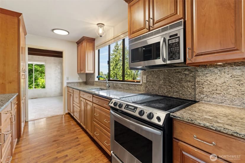 Property photo for 4442 95th Avenue Ne, Bellevue photo 16