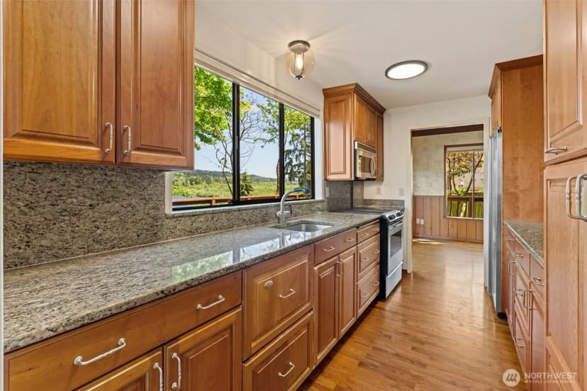 Property photo for 4442 95th Avenue Ne, Bellevue photo 15