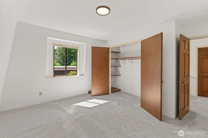 Property photo for 4442 95th Avenue Ne, Bellevue photo 27