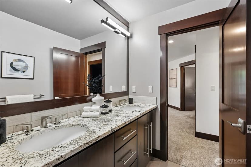 Property photo for 7015 Ne 138th Street, Kirkland photo 19