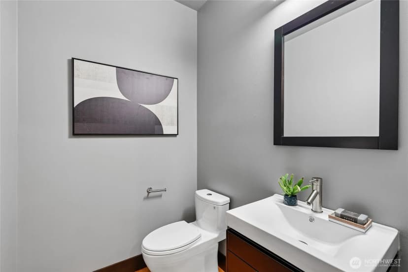 Property photo for 7015 Ne 138th Street, Kirkland photo 10