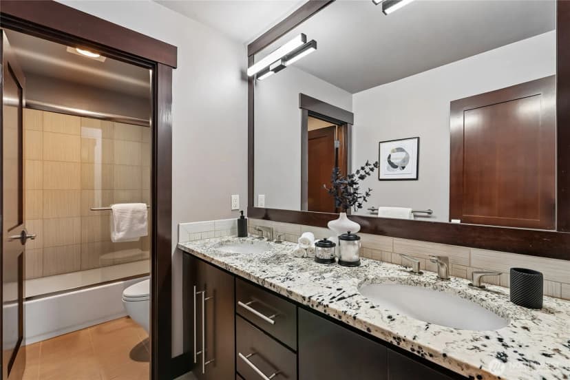 Property photo for 7015 Ne 138th Street, Kirkland photo 18