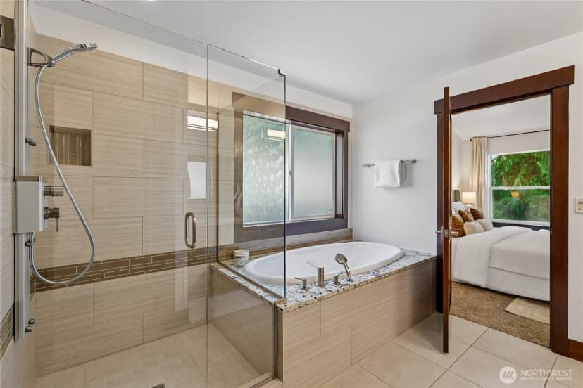 Property photo for 7015 Ne 138th Street, Kirkland photo 15