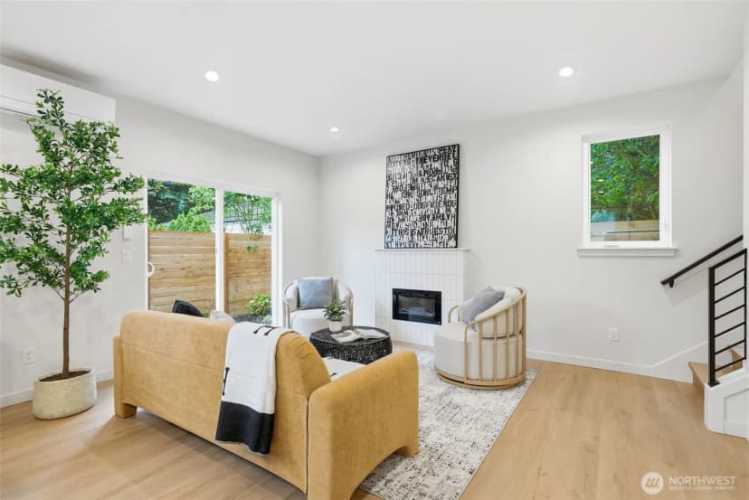 Property photo for 9725 Evanston Avenue N #b, Seattle photo 6