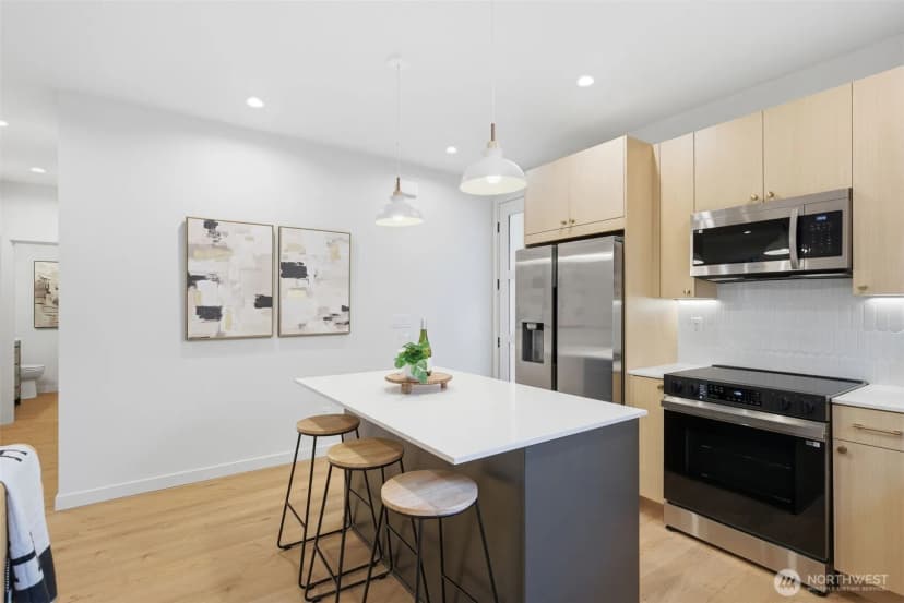 Property photo for 9725 Evanston Avenue N #b, Seattle photo 5