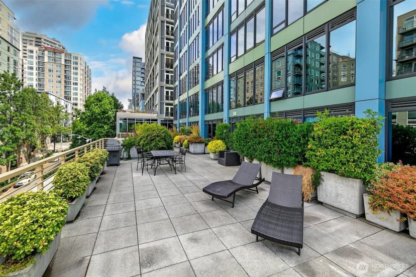 Property photo for 2716 Elliott Avenue #605, Seattle photo 24