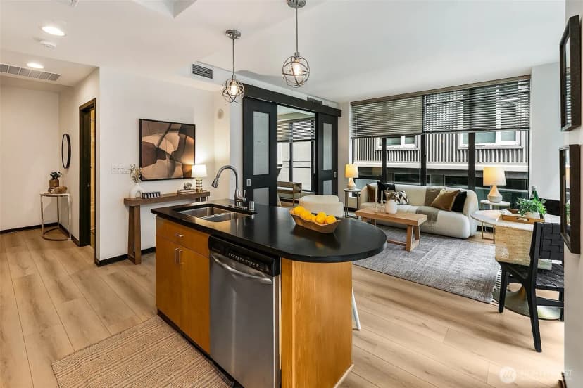 Property photo for 2716 Elliott Avenue #605, Seattle photo 10