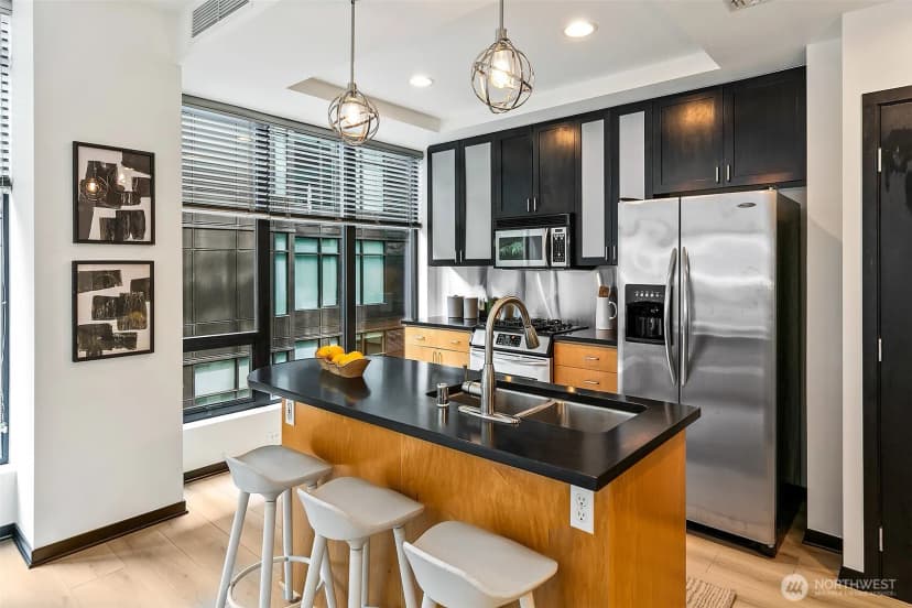 Property photo for 2716 Elliott Avenue #605, Seattle photo 7