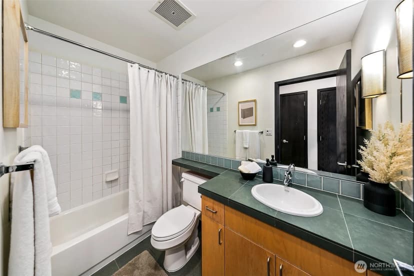 Property photo for 2716 Elliott Avenue #605, Seattle photo 14