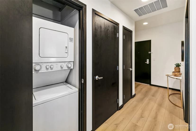 Property photo for 2716 Elliott Avenue #605, Seattle photo 15