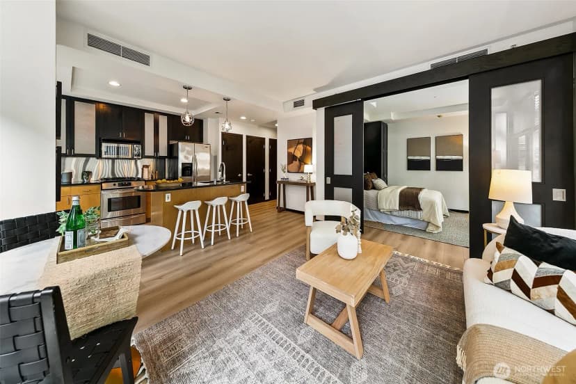 Property photo for 2716 Elliott Avenue #605, Seattle photo 3
