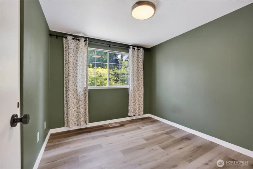 Property photo for 602 198th Street Se, Bothell photo 20