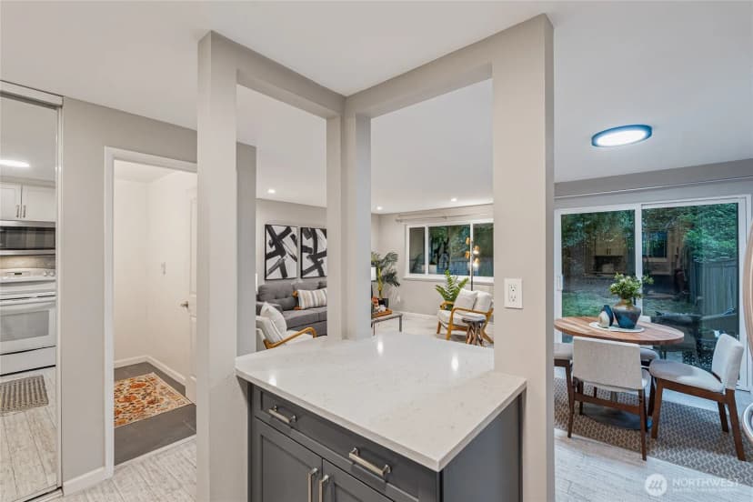 Property photo for 10053 Ne 138th Place #f5, Kirkland photo 8