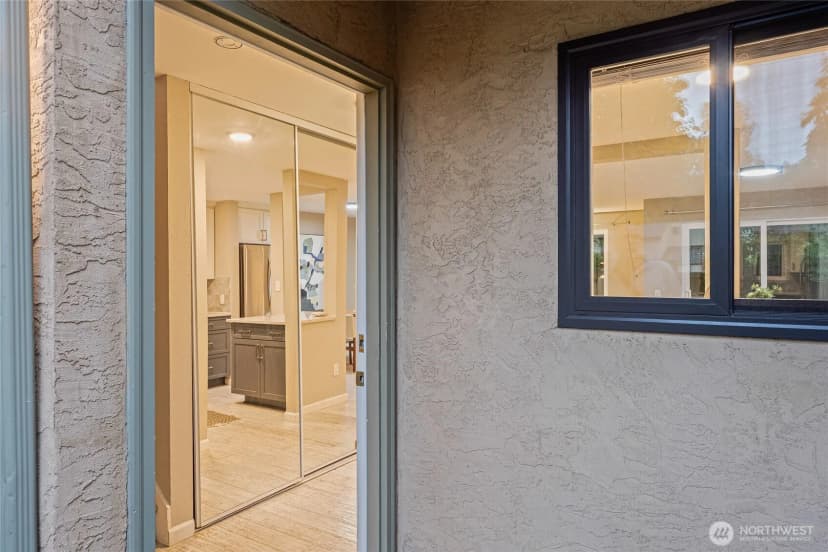 Property photo for 10053 Ne 138th Place #f5, Kirkland photo 37