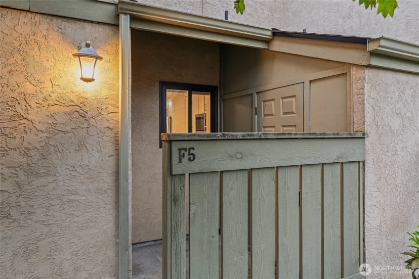 Property photo for 10053 Ne 138th Place #f5, Kirkland photo 40