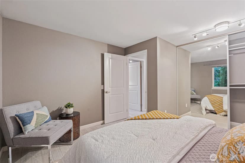 Property photo for 10053 Ne 138th Place #f5, Kirkland photo 28