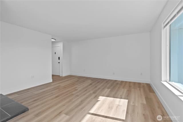 Property photo for 1027 S 230th Street #301, Des Moines photo 5