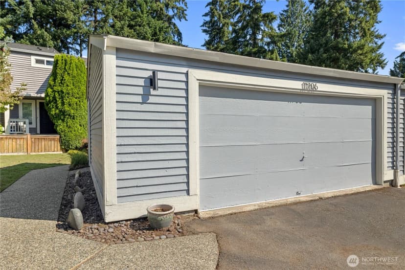 Property photo for 11706 Ne 105th Court, Kirkland photo 39