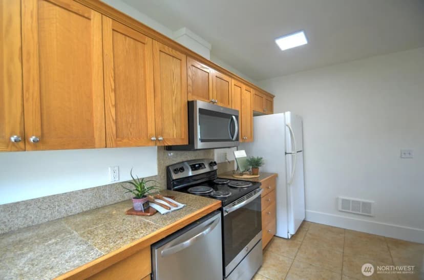 Property photo for 921 5th Avenue Se, Olympia photo 10