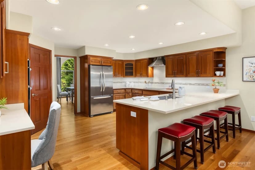 Property photo for 8387 Ne Sumanee Place, Bainbridge Island photo 9