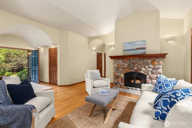 Property photo for 8387 Ne Sumanee Place, Bainbridge Island photo 5