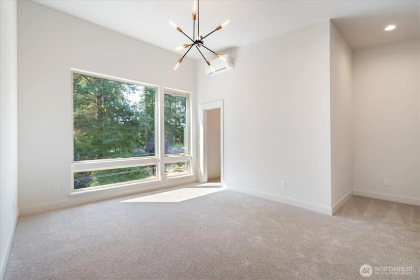 Property photo for 18032 - B Sunnyside Avenue N, Shoreline photo 12