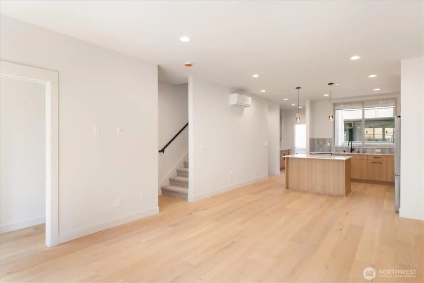 Property photo for 18032 - B Sunnyside Avenue N, Shoreline photo 8
