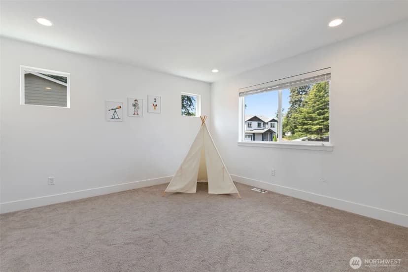 Property photo for 4913 Ne 1st Street, Renton photo 20