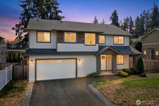 Property photo for 4913 Ne 1st Street, Renton photo 2