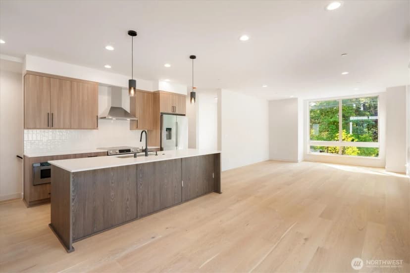 Property photo for 18032 - C Sunnyside Avenue N, Shoreline photo 6