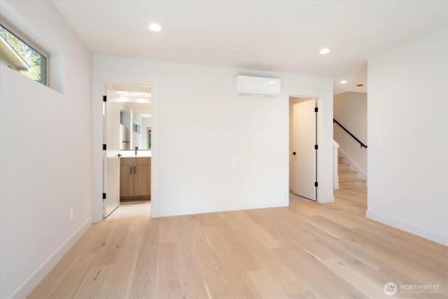 Property photo for 18032 - C Sunnyside Avenue N, Shoreline photo 4