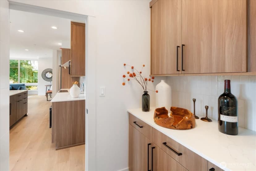 Property photo for 18032 - C Sunnyside Avenue N, Shoreline photo 8