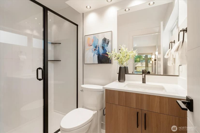Property photo for 18032 - C Sunnyside Avenue N, Shoreline photo 9