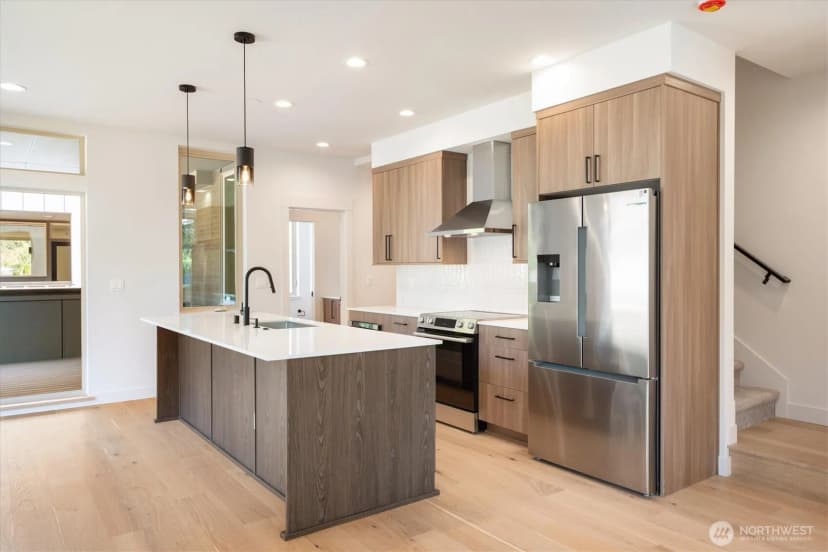 Property photo for 18032 - C Sunnyside Avenue N, Shoreline photo 7