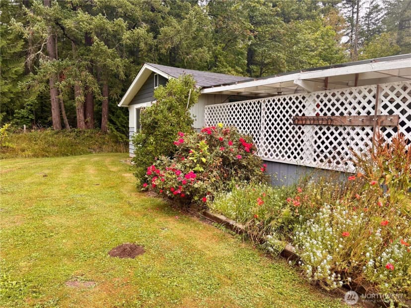 Property photo for 38519 Eatonville Cut Off Road E, Eatonville photo 4