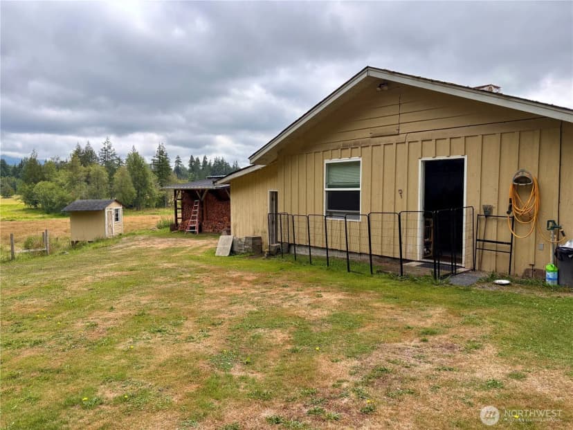 Property photo for 38519 Eatonville Cut Off Road E, Eatonville photo 17