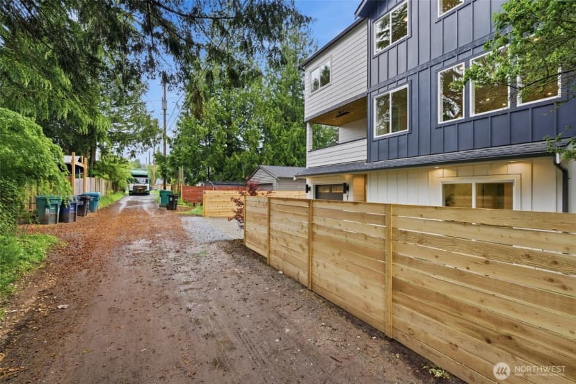Property photo for 9725 Evanston Avenue N, Seattle photo 39